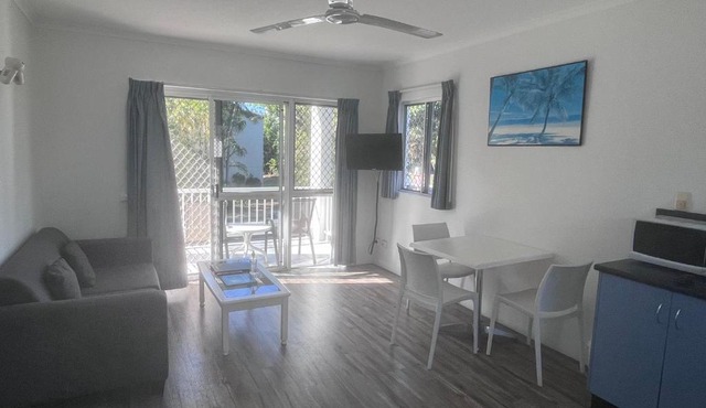 Cocos Holiday Apartments in Trinity Beach