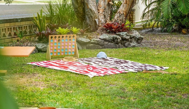 Comfortable 2BR coastal unit with WiFi, BBQ area, parking & linen included, close to beach, oval in Evans Head