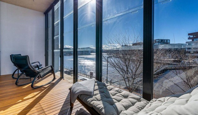 Comfy 2BA/2BR Kingston Foreshore Apartment in Kingston