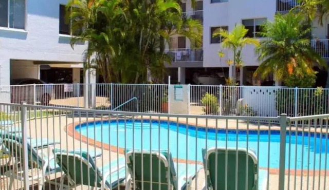 Comfy Unit in Palm Gables Palm Beach!