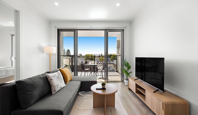 Contemporary 2BR Apartment | Heart of Prospect