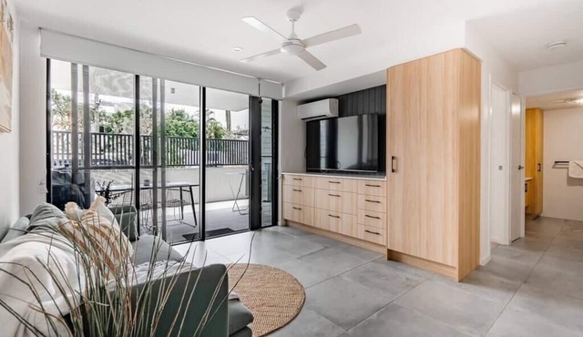 Coolum Gem with BBQ and Stunning Pool