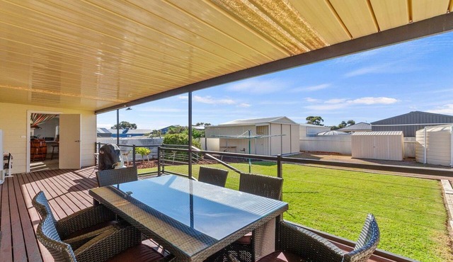 Copper Coast Escape - 3 Bedroom Home in Moonta Bay in Moonta Bay