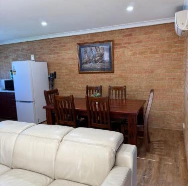 Corner unit in Geraldton in Geraldton