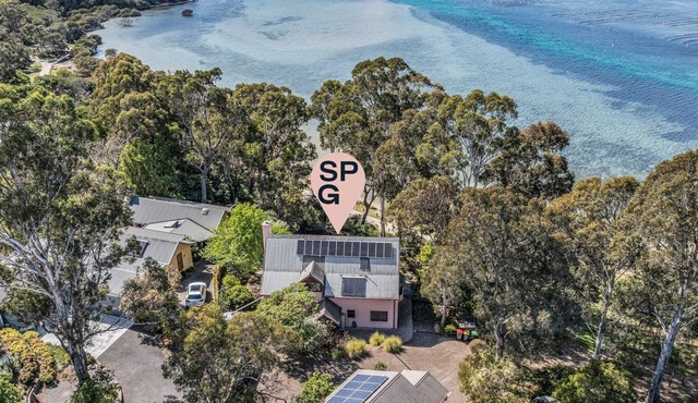 Cornwall Cottage - Fantastic Lake View in Merimbula
