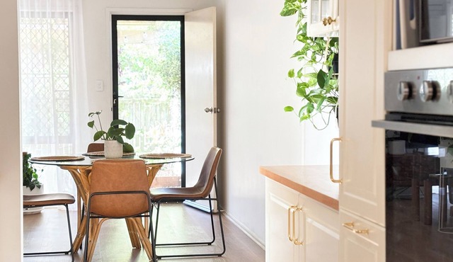 Cosy Cottage | Walk to the beach & shops | Pet friendly!
