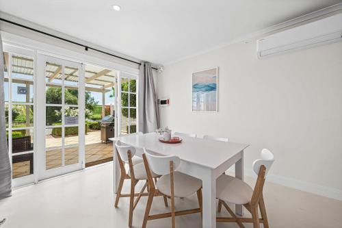 Cottage On Vines - Aldinga - C21 SouthCoast Holidays in Aldinga