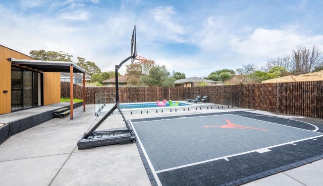 Courtside Cabana - Pool, Basketball & Pet Friendly in Rosebud