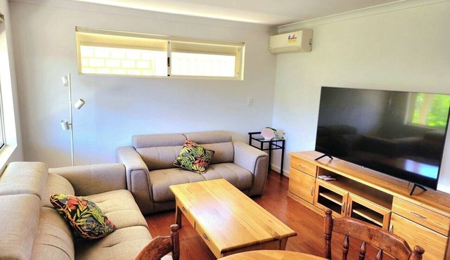 cozy granny flat close to Fremantle and beach
