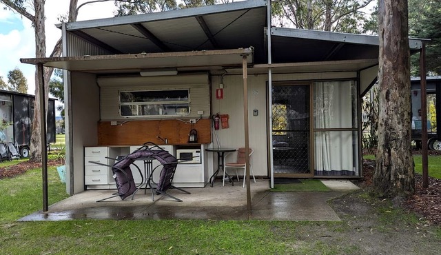 Cozy Tiny House Rental in Australia: Book Your Stay near Grampians National Park, Victoria in Dadswells Bridge