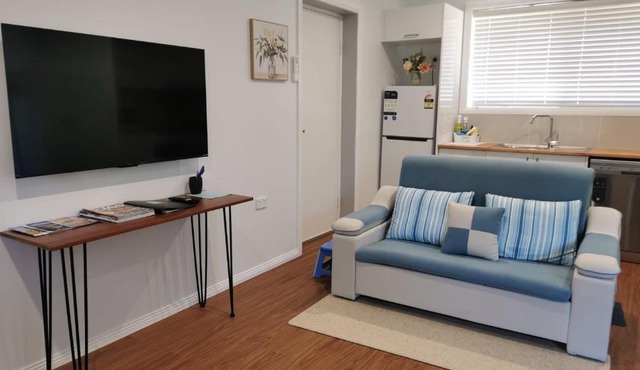 Creekside Cottage - Private Studio with Mountain View in Coffs Harbour