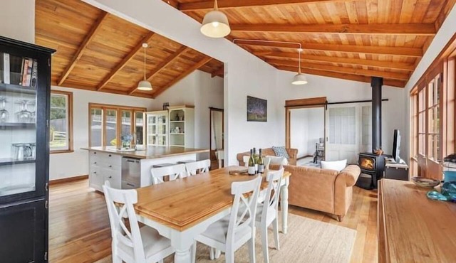 Crofters Rest A Light Filled Hideaway on the stunning Tasman Peninsula