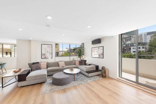 Crows Nest - Executive Penthouse - 3 Bedroom- 5km to City