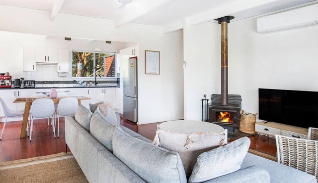 Curley’s Sunsets - Pet Friendly - 10 Mins Walk to Beach in Culburra Beach