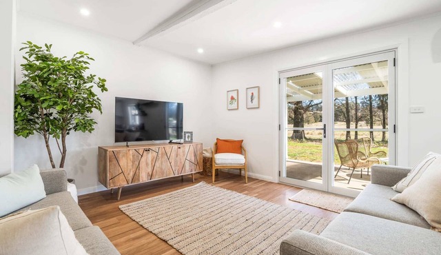 'Currawong' - Gorgeous Country Cottage in Springside