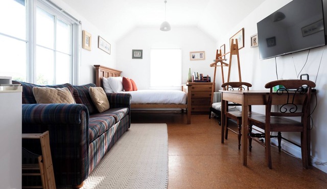 Cute and Cosy Garden Studio in Launceston