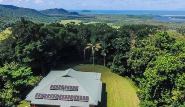 Daintree Private Escape is on 87 acres. Privacy fit for a Hollywood Movie Star!