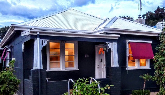 Darcy's Cottage with Free Wi-Fi