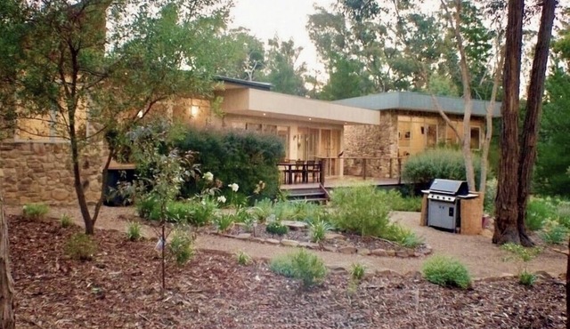 Deckhaus Hepburn - Spacious Bush Retreat Just Minutes from Daylesford