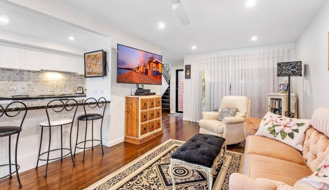Delightful 2-Bed Townhouse Close to the Beach in Frankston