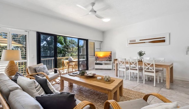 Deluxe Three-Bedroom Apartment Apt 7 in Sunshine Coast