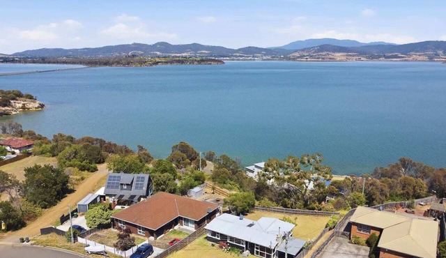 Derwent River Holiday Home - Minutes to Hobart