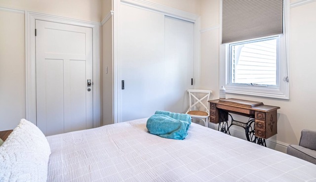 Devine Cottage, Collinsvale. Beautifully Renovated Home Only 12minutes From Mona in Collinsvale