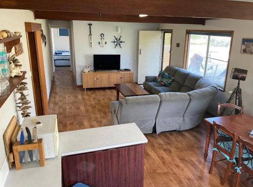 dhu drop inn in Cervantes