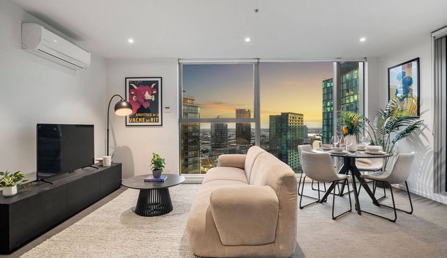 Docklands 2BR Apartment w/180° Harbour Views | Pool, Gym & Parking in Docklands