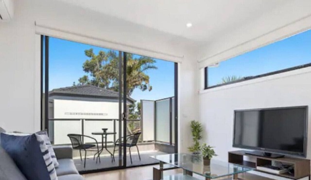 Domi Rentals - The Moorabbin Townhouse