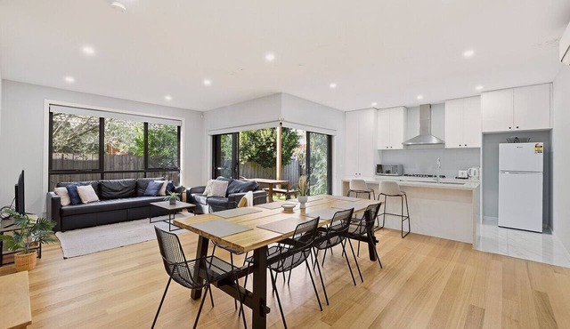 Domi Rentals - The Ormond House