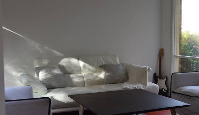 Donvale Holiday home 15 minutes drive to CBD3 bed rooms 1 minut walk to bus stop
