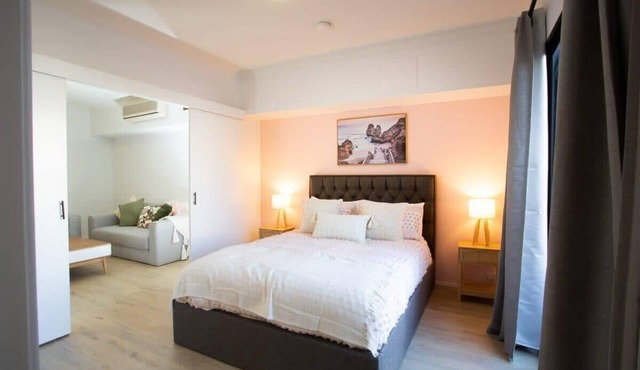 Downtown Apt by RAC Arena w/Pool & WiFi in Northbridge