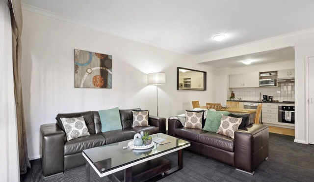 Downtown Northbridge Townhouse w WIFI & Pool in Northbridge