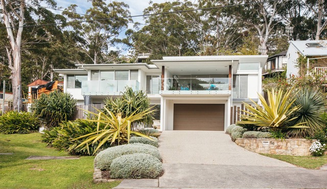 Drift Luxury Beach House 200m from Avoca Beach in Avoca Beach