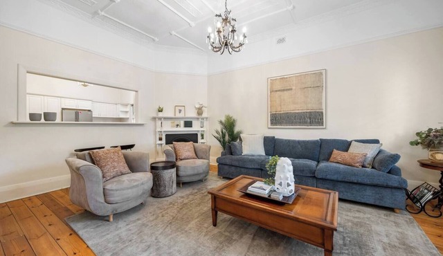 Dulwich Charm Leafy CBD fringe Sophistication