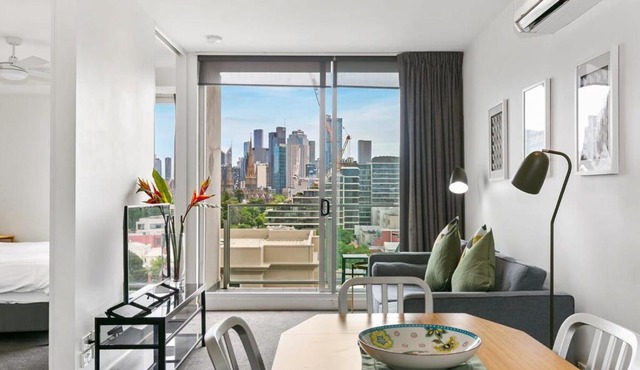 East Melb 2bed parking pet friendly