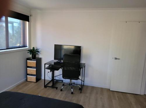 Easy homestay, room in private home, for solo traveller
