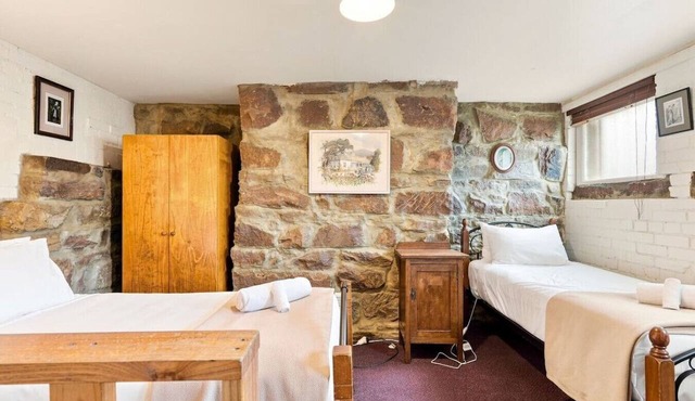 Edinburgh Historic Twin Room