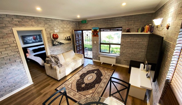 El Kadera - Cosy Flat in the Adelaide Hills