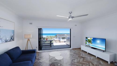Elanora 3 - Beachfront Unit With Views! in Avoca Beach