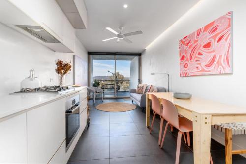 Elegant Inner City Life Nishi Building - Hosted by CanStay