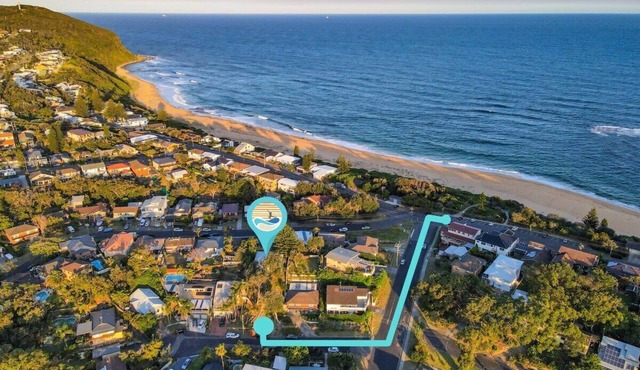 Enjoy Seabreezing Deck with Sunrise & Sunset in Forresters Beach
