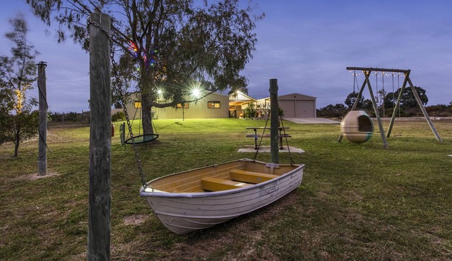 Escape the madness and just disappear - Off The Grid in Lancelin