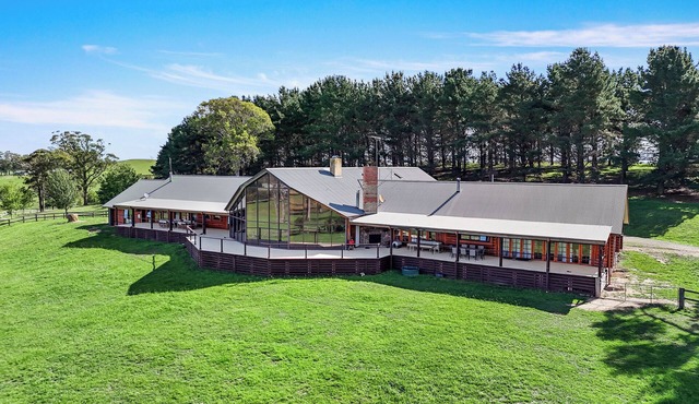 Escape to The Lodge at Eagle Rock Farm, stunning chalet-style accommodation