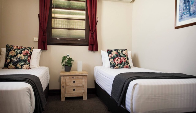 Esk Grand Hotel