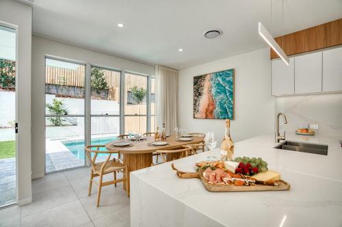 Essence Peregian Beach Resort - Saltbush 5 Bedroom Luxury Home with Private Pool