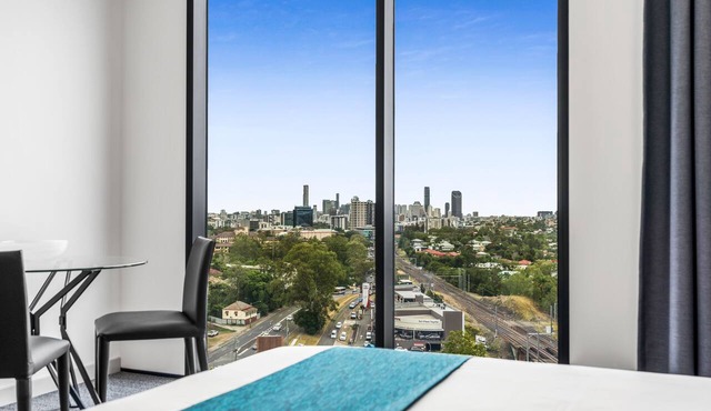 Essence Suites Taringa
