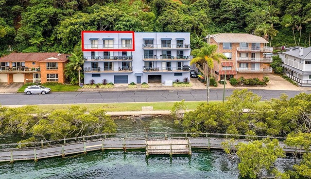 Estuary - Estuary - Chasing water views? TOP floor unit certainly delivers this & more!