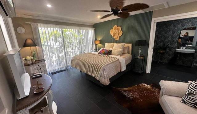 Experience first-class service at Bay Bliss Haven, a unique, tranquil setting.